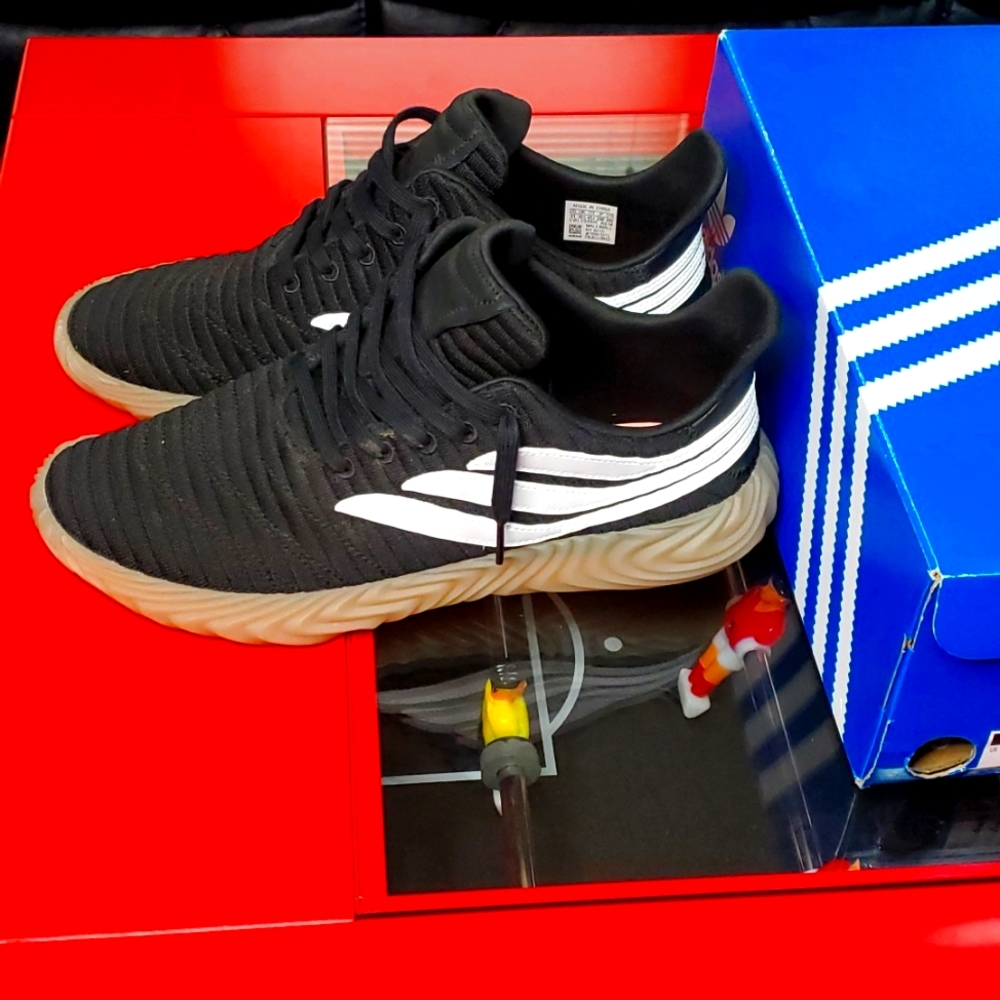 Adidas Sobakov Men’s sz 11